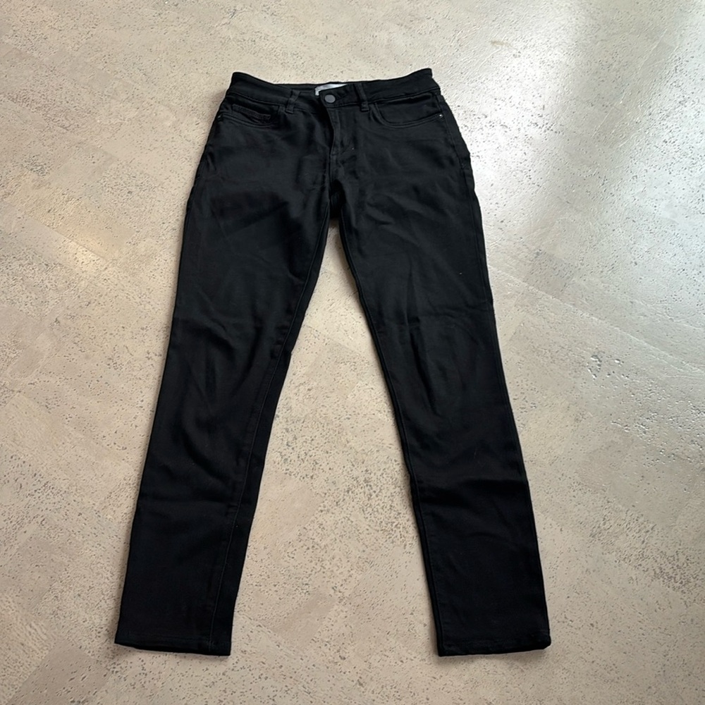 DL1961 Women's Black Skinny Jeans - Sleek Stretch Denim